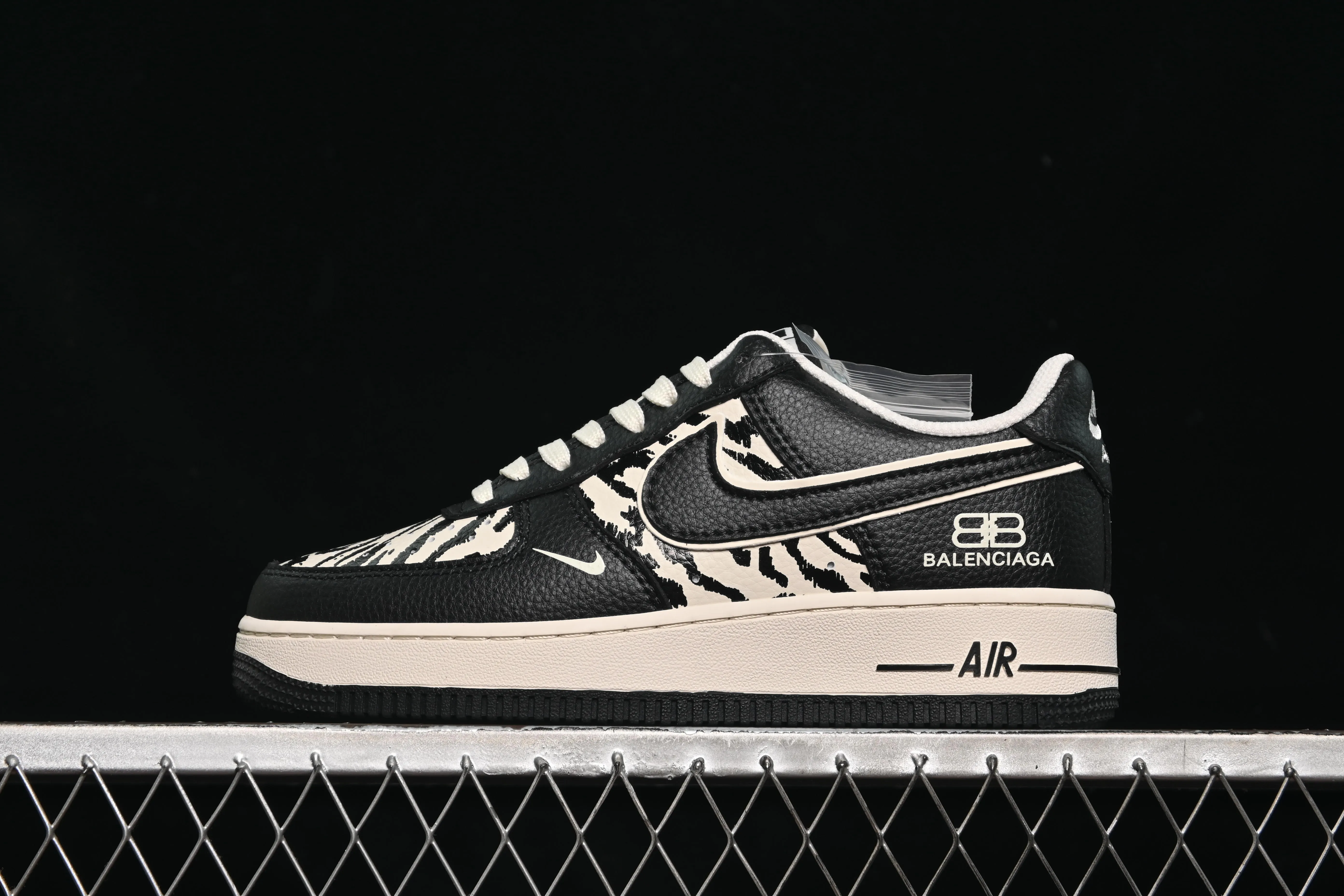 All categories Nk Air Force 1 Air Force series Nk Air Force 1 Low Air Force low top Nike Air Force 1'07 Low Balenciaga co-branded Snow mountain beige white and black Air Force 1 low top casual sneakers HJ3318-004